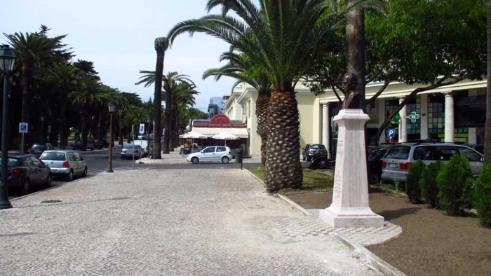 Statuia lui Lucian Blaga de la Estoril (Portugalia) FOTO ICR