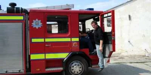 Autoutilitara a fost donată Fundației de Sprijin Comunitar de Marea Britanie