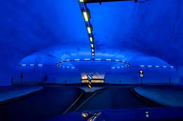 Cel mai lung tunel rutier din lume, o capodoperă a ingineriei rutiere. Sursa foto: Getty Images