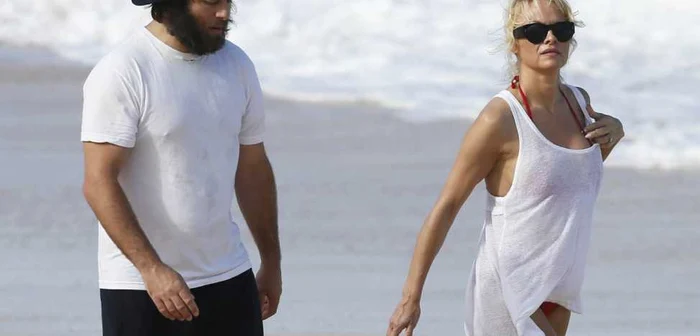 Pamela Anderson şi Rick
Salomon s-au căsătorit în ianuarie 2014 pentru a doua oară FOTO
Hepta