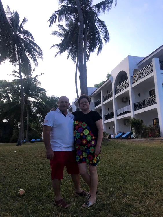 Mihaela,  soția lui  Nea Rață,  a împlinit  54 de ani  în vacanță