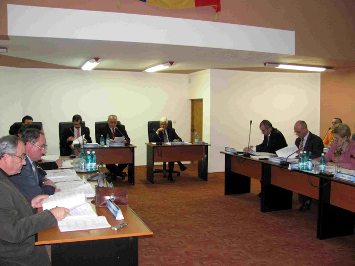 Consilierii locali vor decide cine îi va reprezenta în societăţie subordonate primăriei