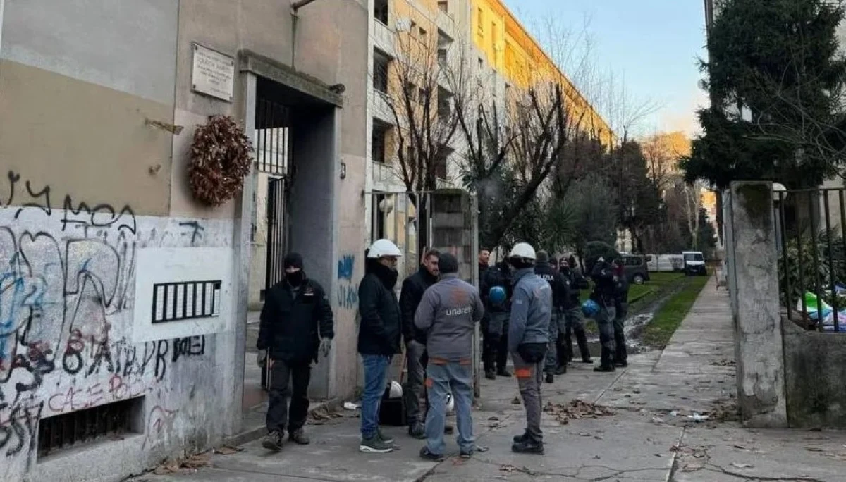 Șase români, cercetați în Italia după ce au transformat subsolul unui bloc din Milano într-un cazinou clandestin