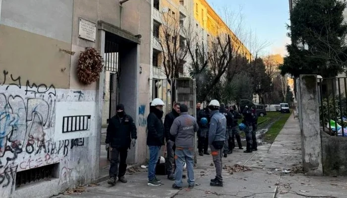 Șase români, cercetați în Italia după ce au transformat subsolul unui bloc din Milano într-un cazinou clandestin