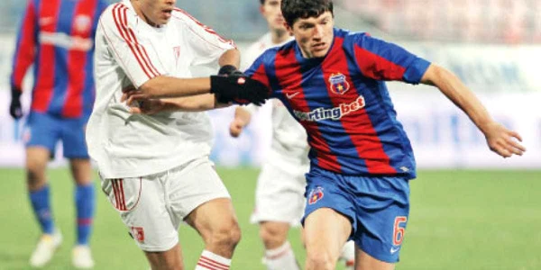 Cristi Tănase (dreapta) a reuşit primul său gol sub tricoul Stelei