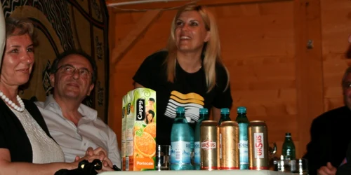 Reşiţa: VIDEO Elena Udrea nu înţelege jazzul, dar va sprijini festivalul de la Gărâna (GALERIE FOTO)