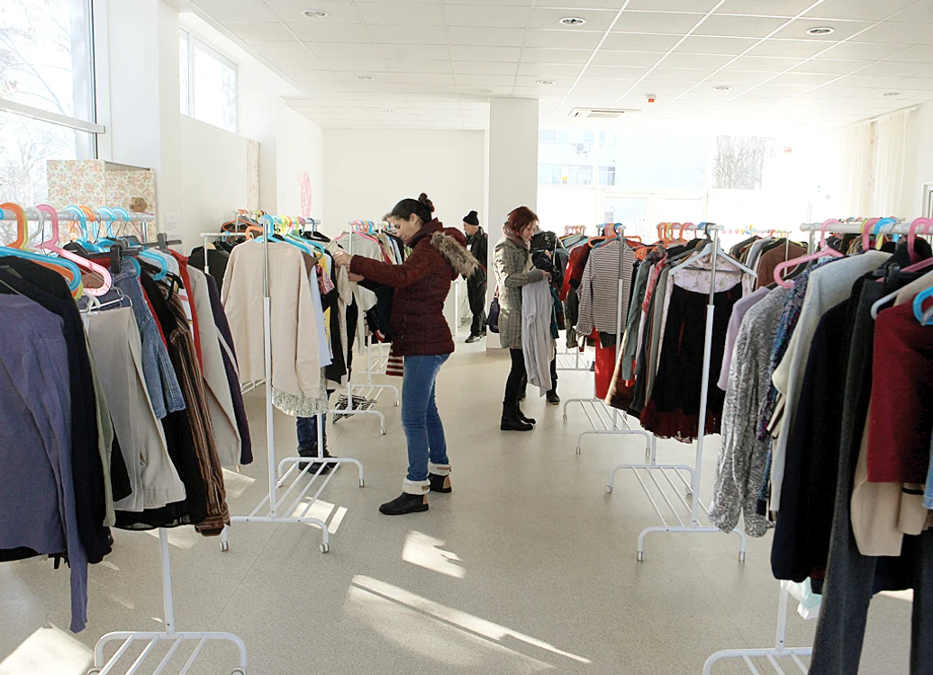Magazinul cu marfă gratuită  a adus ”colecția” 2015