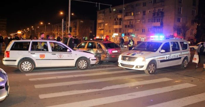 Traficul a fost blocat pe strada Zorilor Foto: Bogdan Crăciun