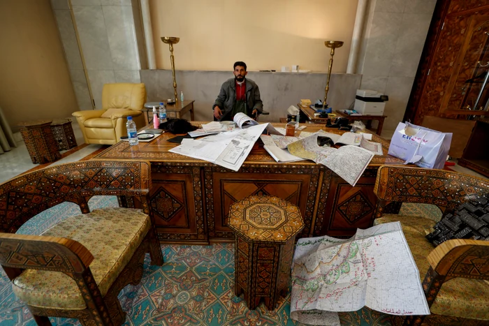 Biroul lui Assad, răscolit de rebeli FOTO PROFIMEDIA