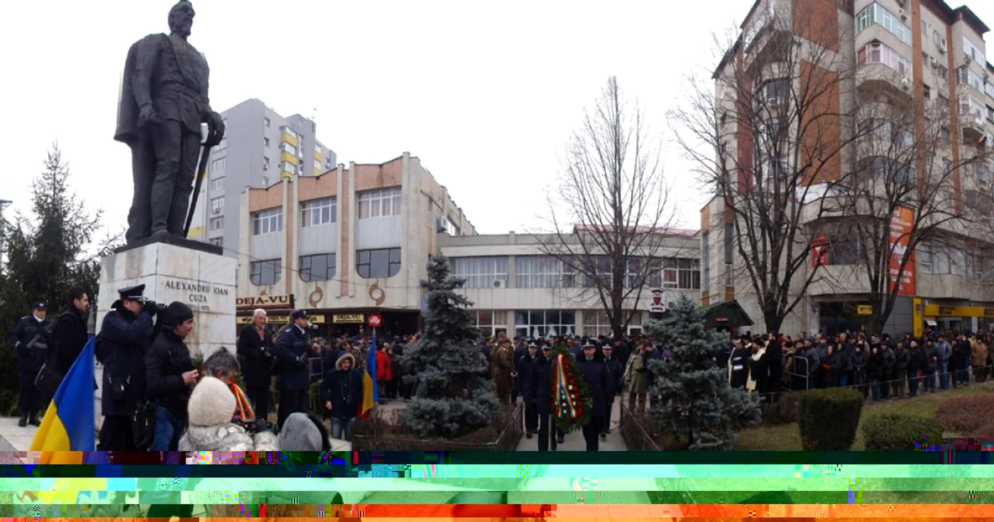 Manifestările de Ziua Unirii de la Slatina au strâns doar oficialităţile... (FOTO: Mugurel Manea)