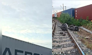 Două vagoane ale unui tren de marfă au deraiat pe ruta Constanța   Mangalia FOTO FNMCV jpg