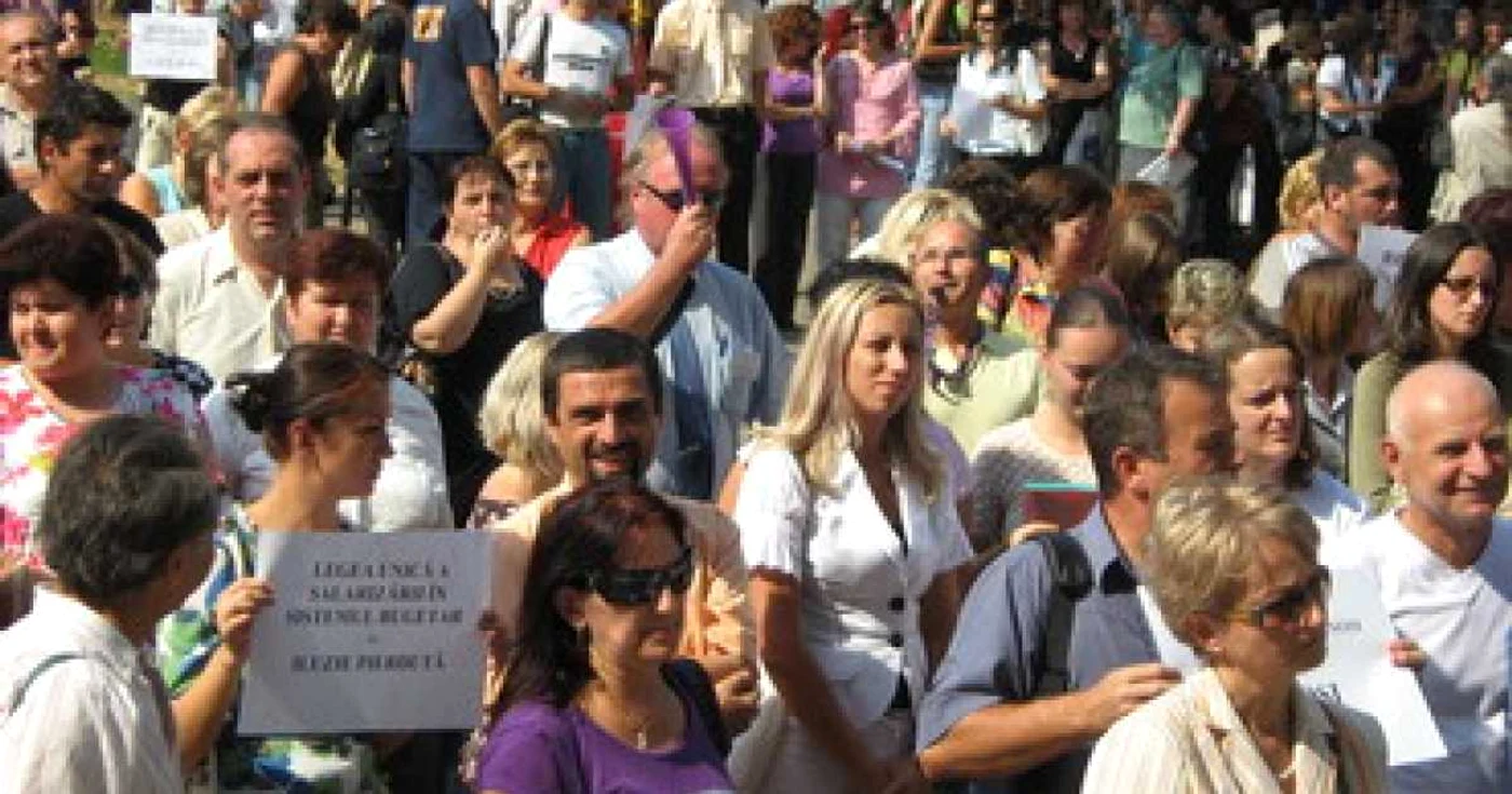 Profesorii ar putea ieși în stradă luna viitoare