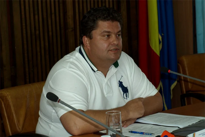 avere senatori deputati