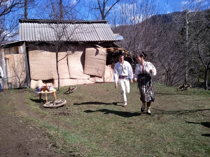 Vălăritul, obcei străbun în Vrancea. FOTO: Biblioteca Năruja