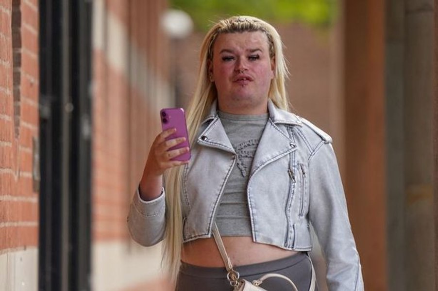 Pățania unei femei transgender. A mințit despre sexul ei biologic și a ajuns în închisoare