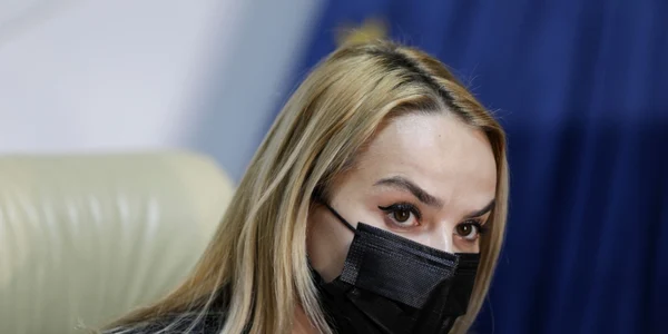 Declaraţii Prefectură - Georgiana Alexandra Văcaru - 12 ian 2022 / FOTO Inquam Photos / Octav Ganea