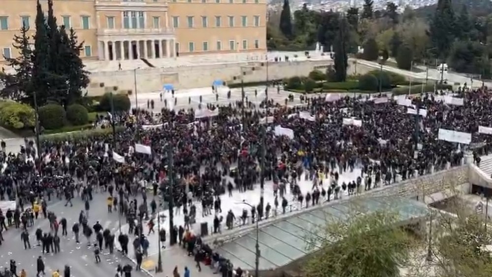 Grecia, paralizată de o grevă generală în sectorul public. Oamenii au ieșit în stradă: „Nedreptatea ne sufocă”