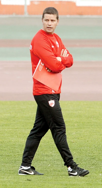 
    Flavius Stoican a revenit la Dinamo, dar suporterii îi cer la fiecare meci să plece de la echipă  