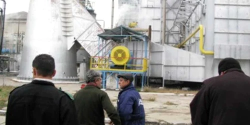 Bacău: O sută de muncitori au trecut prin zona cu emisii de amoniac (UPDATE)