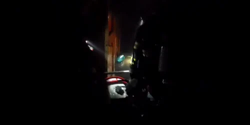 Incendiu într un bloc cu sute de locatari din Râmnicu Vâlcea Sursă ISU Vâlcea mp4 thumbnail png