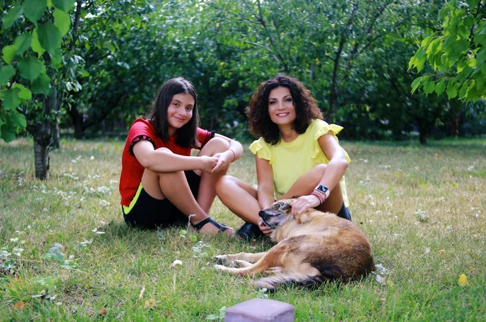 Ruxandra ( 12 ani)  seamănă leit  cu mama ei 