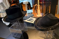 Expoziția „Haina îl face pe om. Incursiune în codul vestimentar de odinioară”, la Muzeul Civilizației Urbane a Brașovului