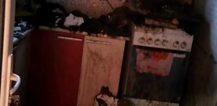 Pagubele provocate de incendiu sunt uriaşe