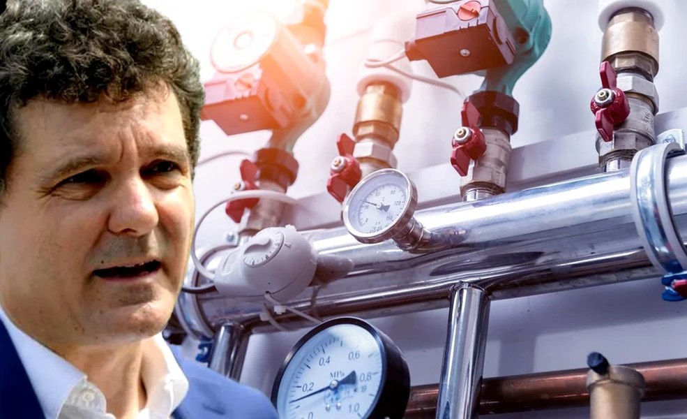 Primarul Capitalei anunță și în iarna care urmează avarii în reţeaua de termoficare, dar numărul lor va scădea