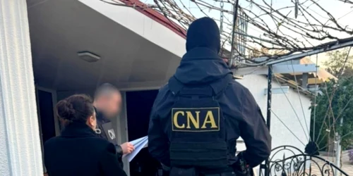 Perchezitii bloc Victorie FOTO Cna md jpg