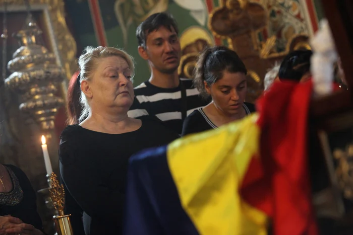 Doina Vadim Tudor, în lacrimi la căpătâiul soţului eiFoto Captură RomâniaTV