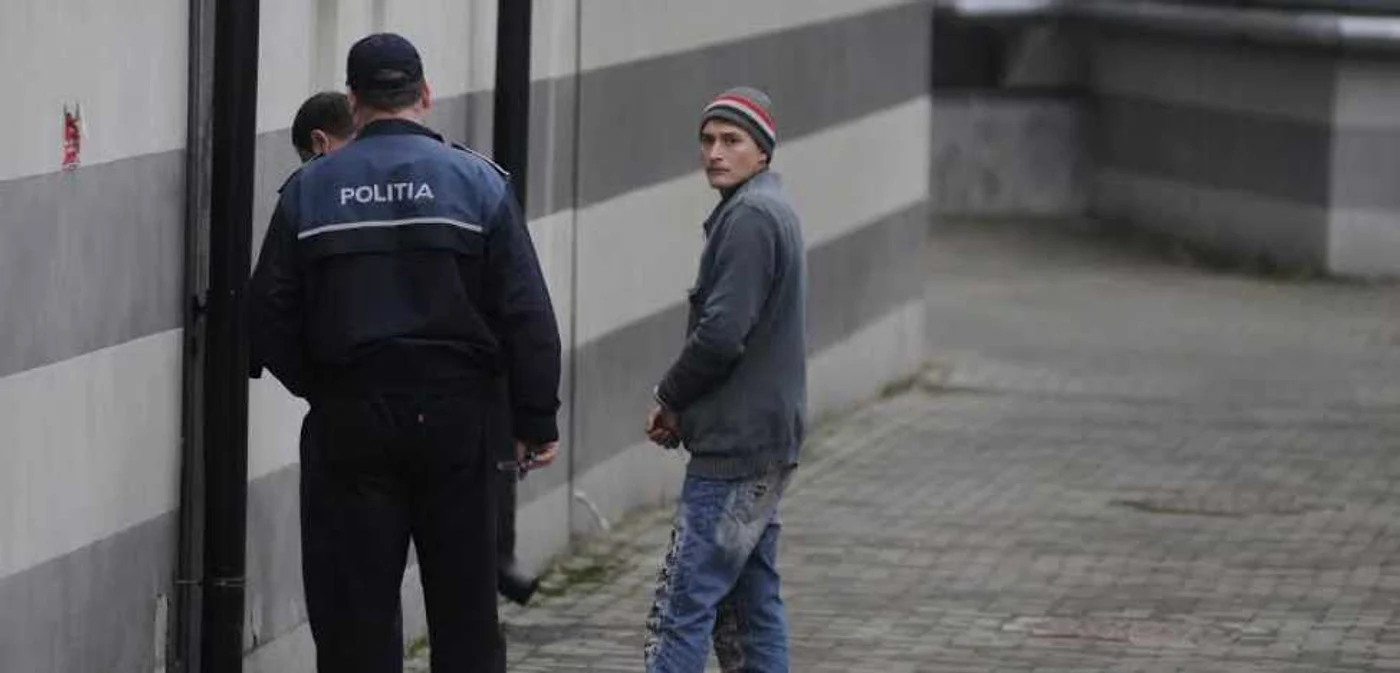 Tânărul de 20 de ani şi-a recunoscut senin faptele