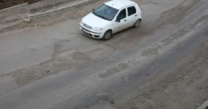 Iaşi: Drumul judeţean spre Vaslui va fi refăcut în doi ani