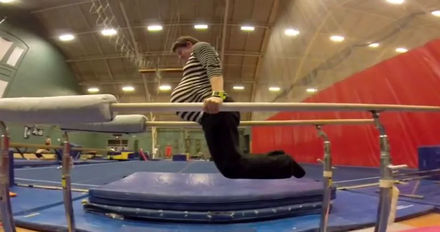 
    Julia a început să facă gimnastică la doi anicaptură video  