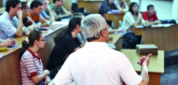 Un procent de 25 % din profesorii universitari din România s-au adaptat la cerinţele internaţionale. FOTO: Adevărul