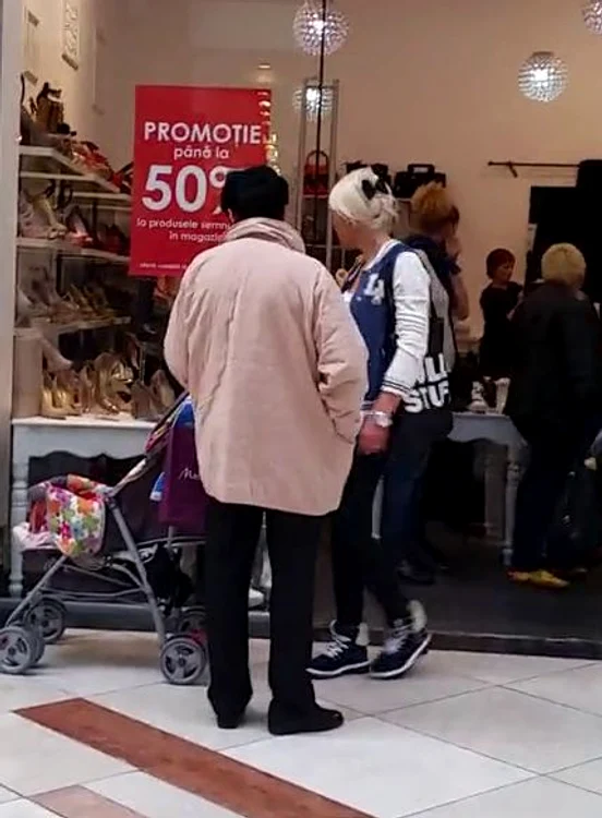Misha a fost într-un mall din capitală, cu fetiţa ei şi bona acesteia