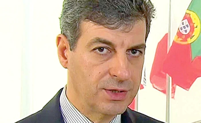 
    ministrul Apărării Naţionale, Mihnea Motoc  