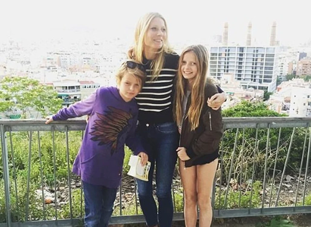 Gwyneth Paltrow, o mamă împlinită alături de copiii ei Apple de 14 ani şi Moses de 12 ani