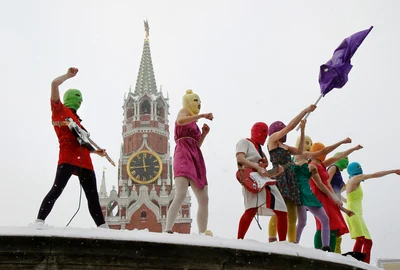 pussy riot, miscare extremista rusa FOTO @pussyriot jfif