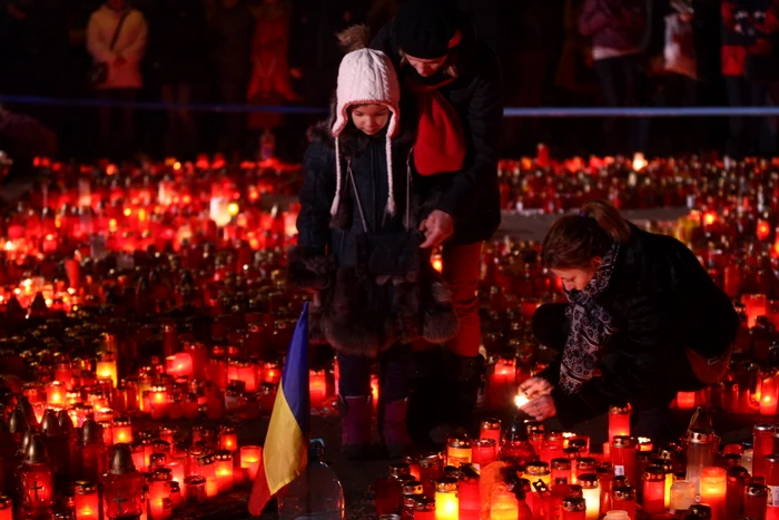 O mare de candele s-a format în acele zile la locul tragediei