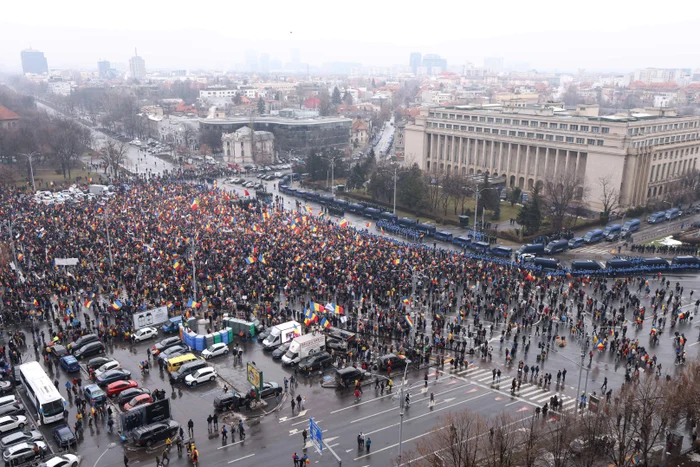 Mii de protestari, în Piața Universității FOTO: Inquam Photos