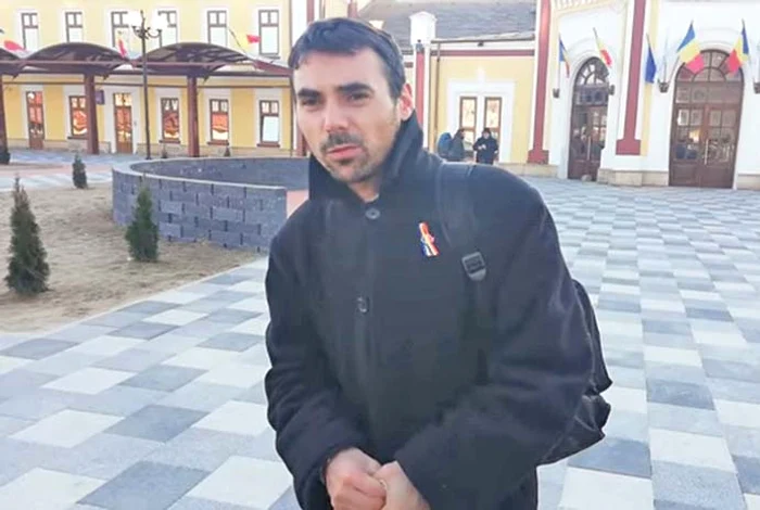 El e profesorul de religie care i-a însoţit pe copii în excursie