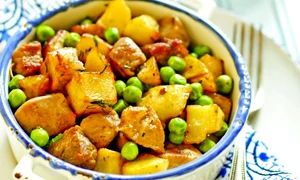 mancare de cartofi cu carne de porc shutterstock 78648448 580x400 jpeg