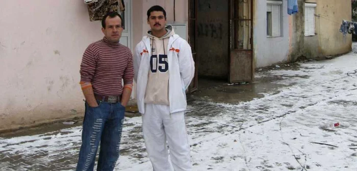 Robert Gabor şi Ioan Nistor îşi doresc să locuiască într-un bloc civilizat