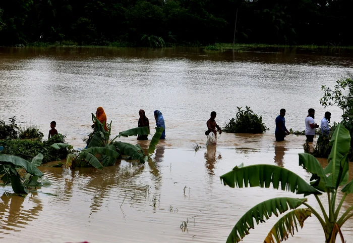 Peste cinci milioane de oameni din Bangladesh sunt afectați de inundații FOTO PROFIMEDIA