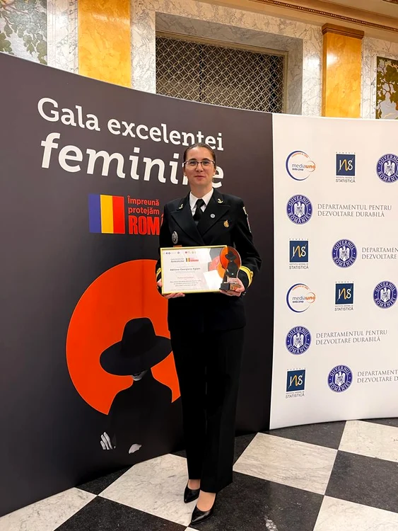 Locotenent comandorul a fost premiat la Gala Excelenței Feminine FOTO arhiva personală