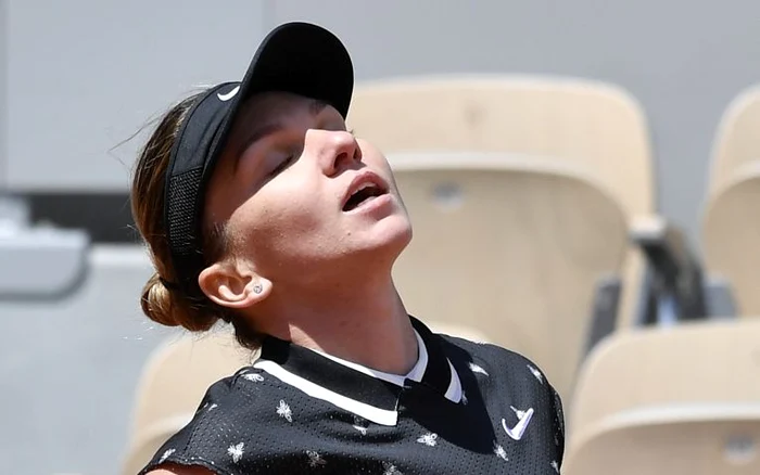 
    Simona Halep, dezamăgită după o nouă înfrângereFOTO: EPA  