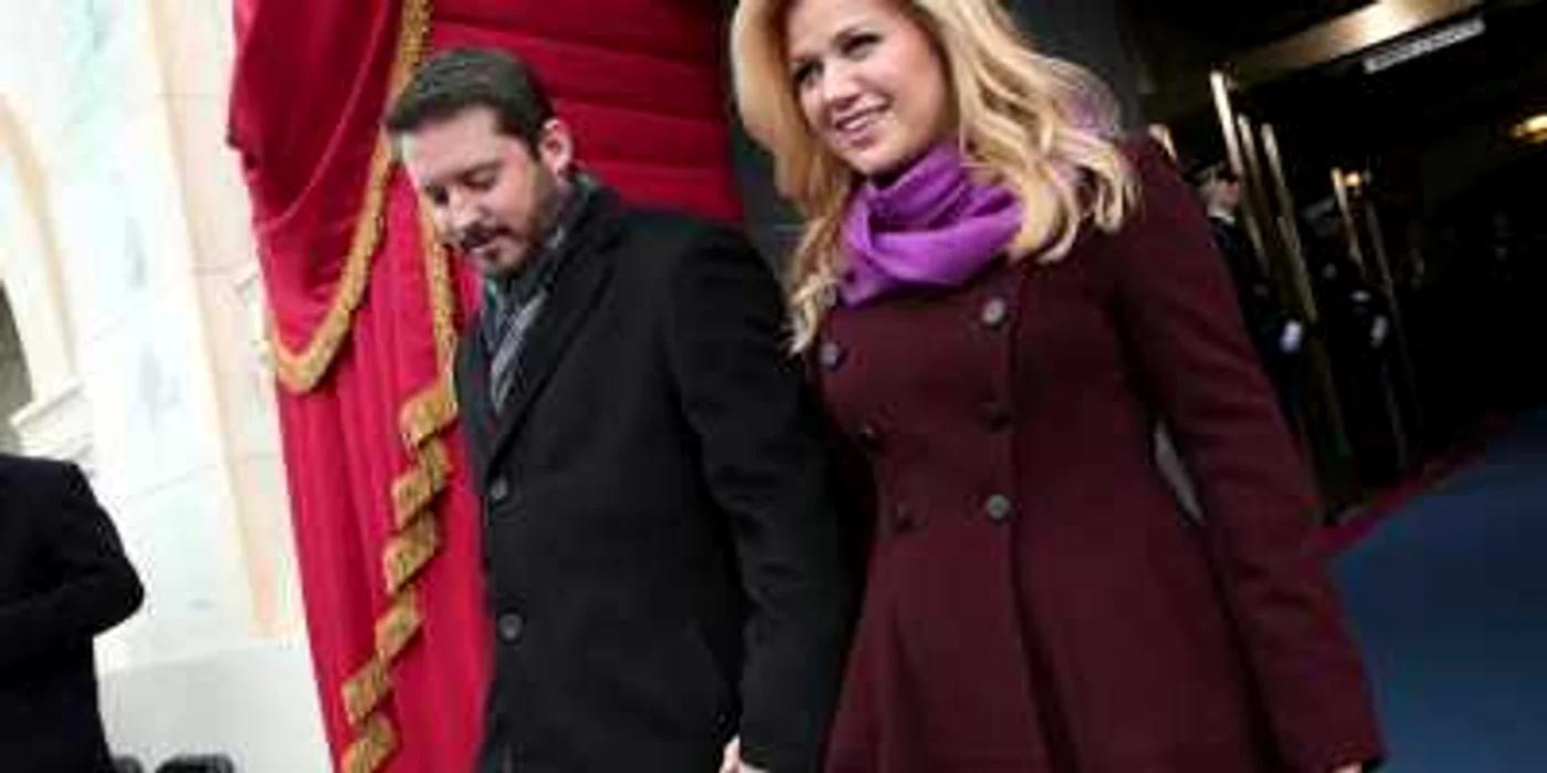 Kelly Clarkson şi soţul ei, Brandon, vor deveni părinţi în 2014 FOTO Reuters
