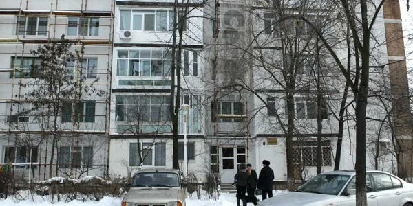 Teoretic, blocul D7 ar fi trebuit să fie reabilitat în trei luni, practic va fi gata în şase