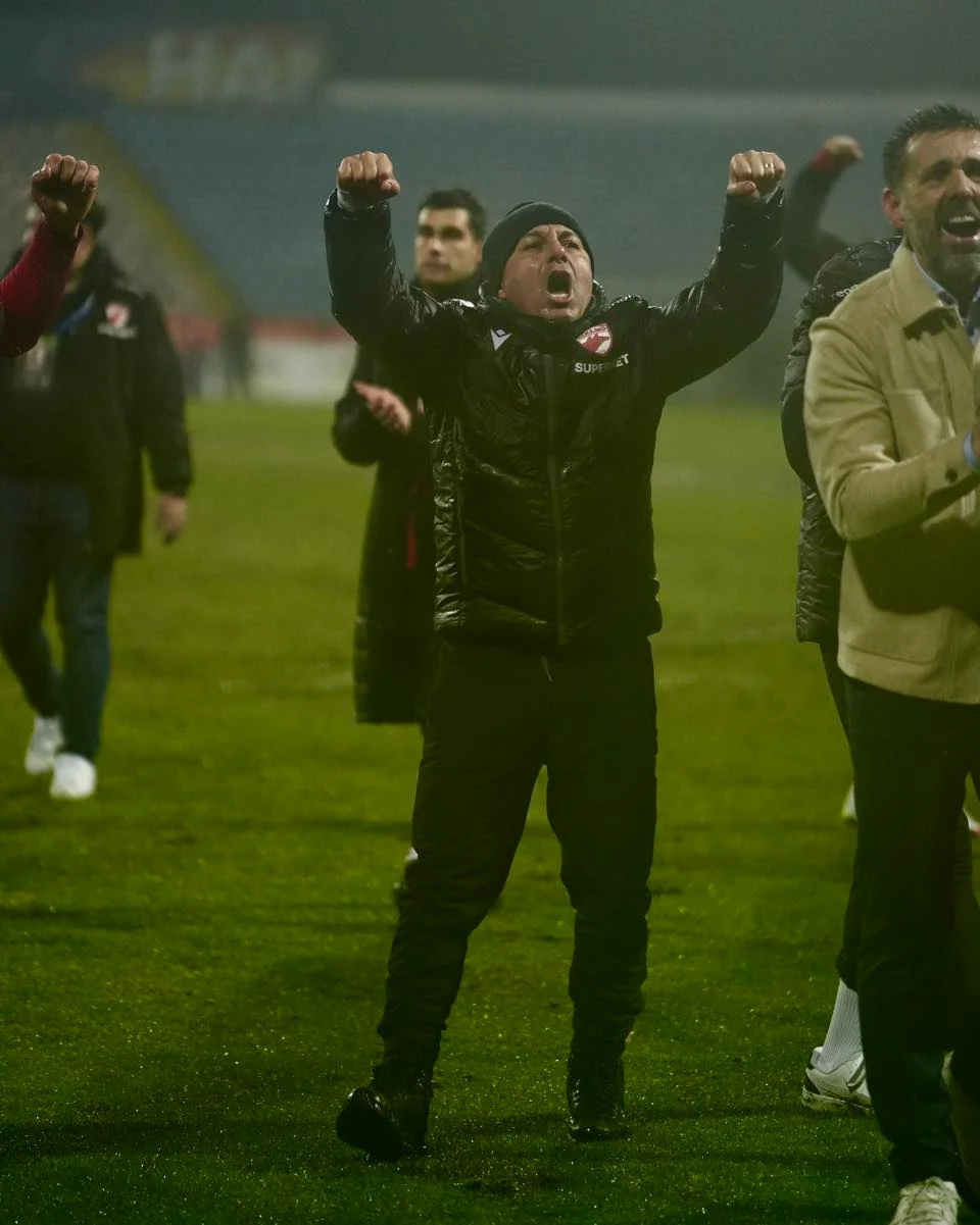 Conducerii de la FCSB i-a sărit muștarul, după ce Florentin Petre a înjurat clubul. Fostul fotbalist îi jurase supunere eternă lui Gigi Becali