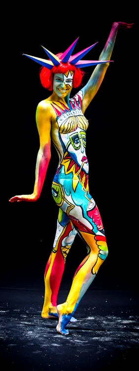 
    Modelele au acceptat să fie pictate toplessFOTO: guliver/gettyimages  